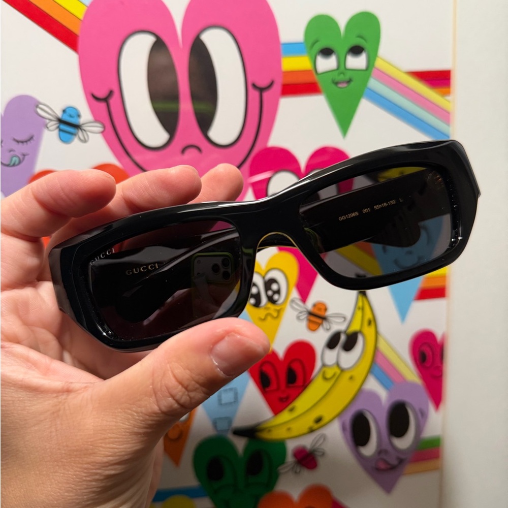 Gucci Wayfarer Sunglasses - Picture 6 of 6